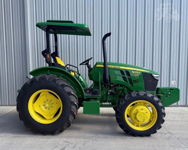 
								Tractor Agrícola John Deere 5075E 2022 | NUEVO lleno									