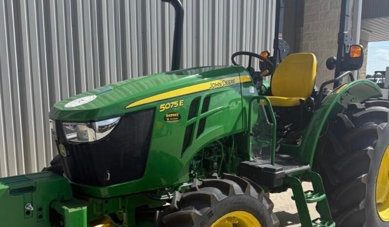 
								Tractor Agrícola John Deere 5075E 2022 | NUEVO lleno									